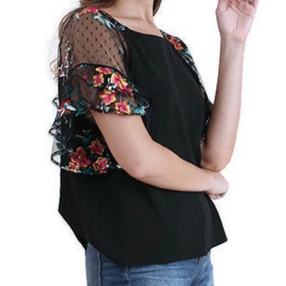 Umgee Black Floral Embroidered Tiered Ruffle Sleeve Boat Neck Top Blouse Size S - Picture 2 of 8